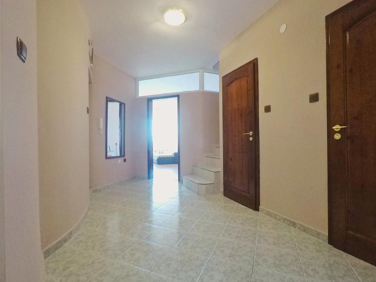 Spacious&Bright Maisonette Varna Center Extérieur photo
